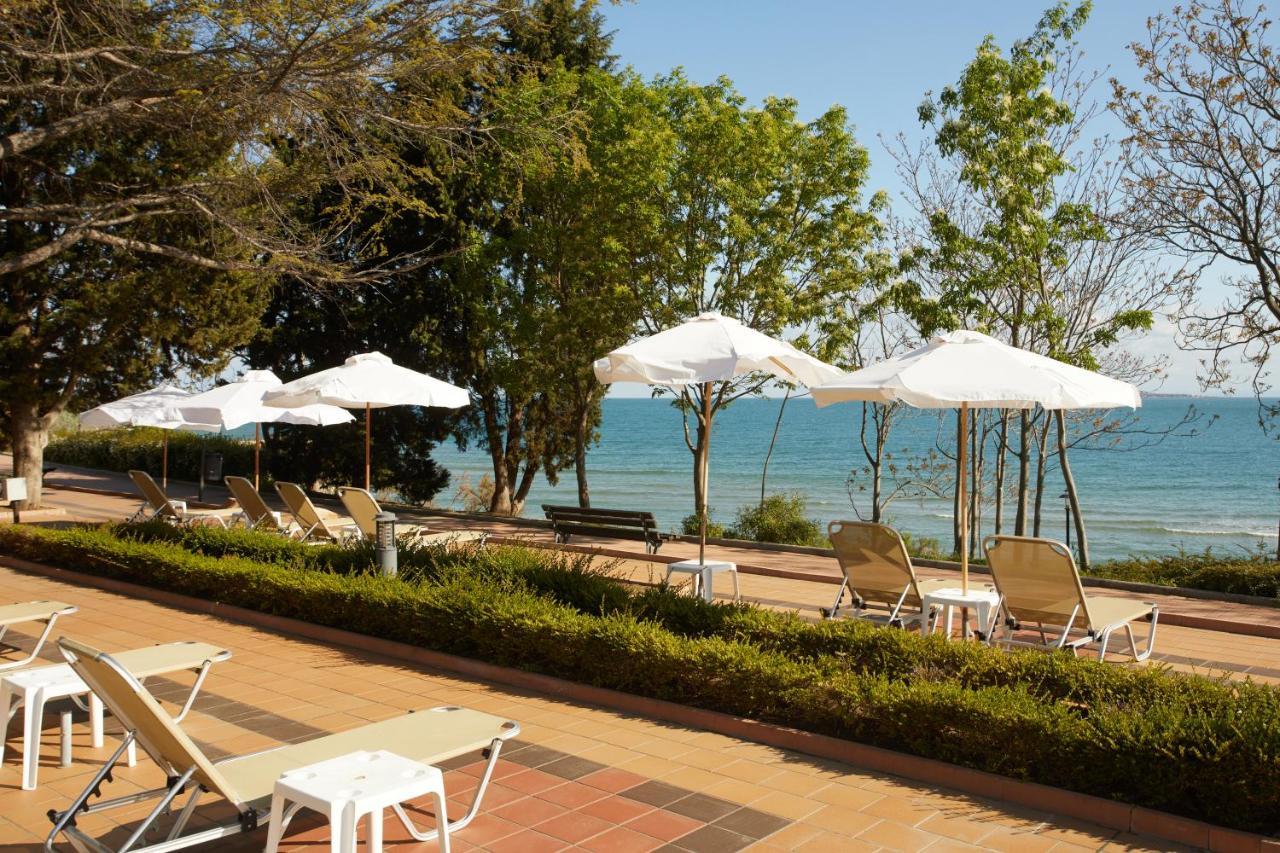 Dreams Sunny Beach Resort And Spa 外观 照片 The promenade of Nea Vrasna