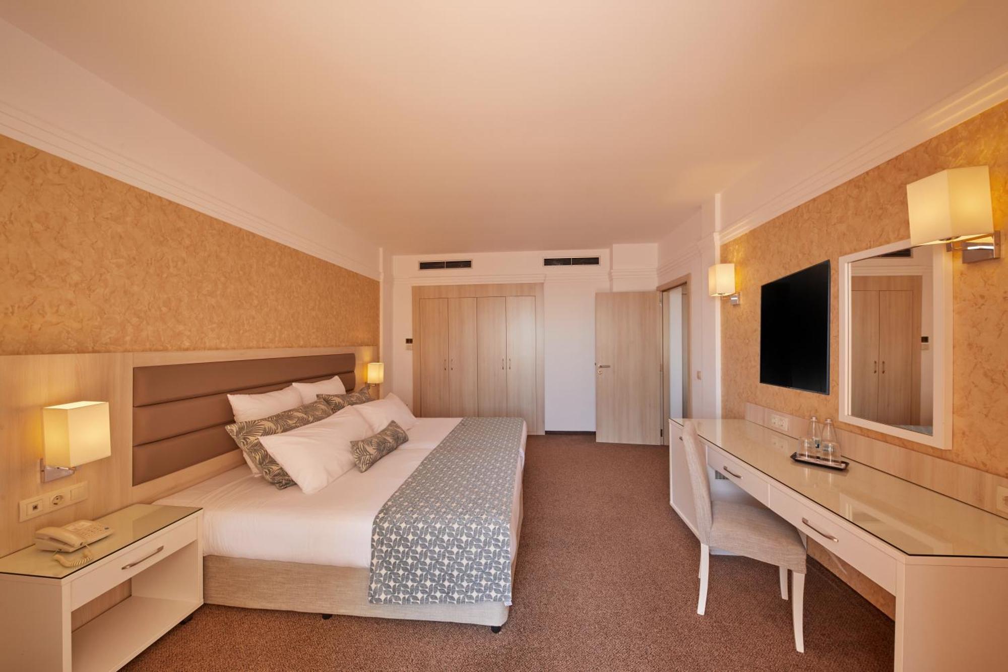 Dreams Sunny Beach Resort And Spa 客房 照片 A room at the hotel
