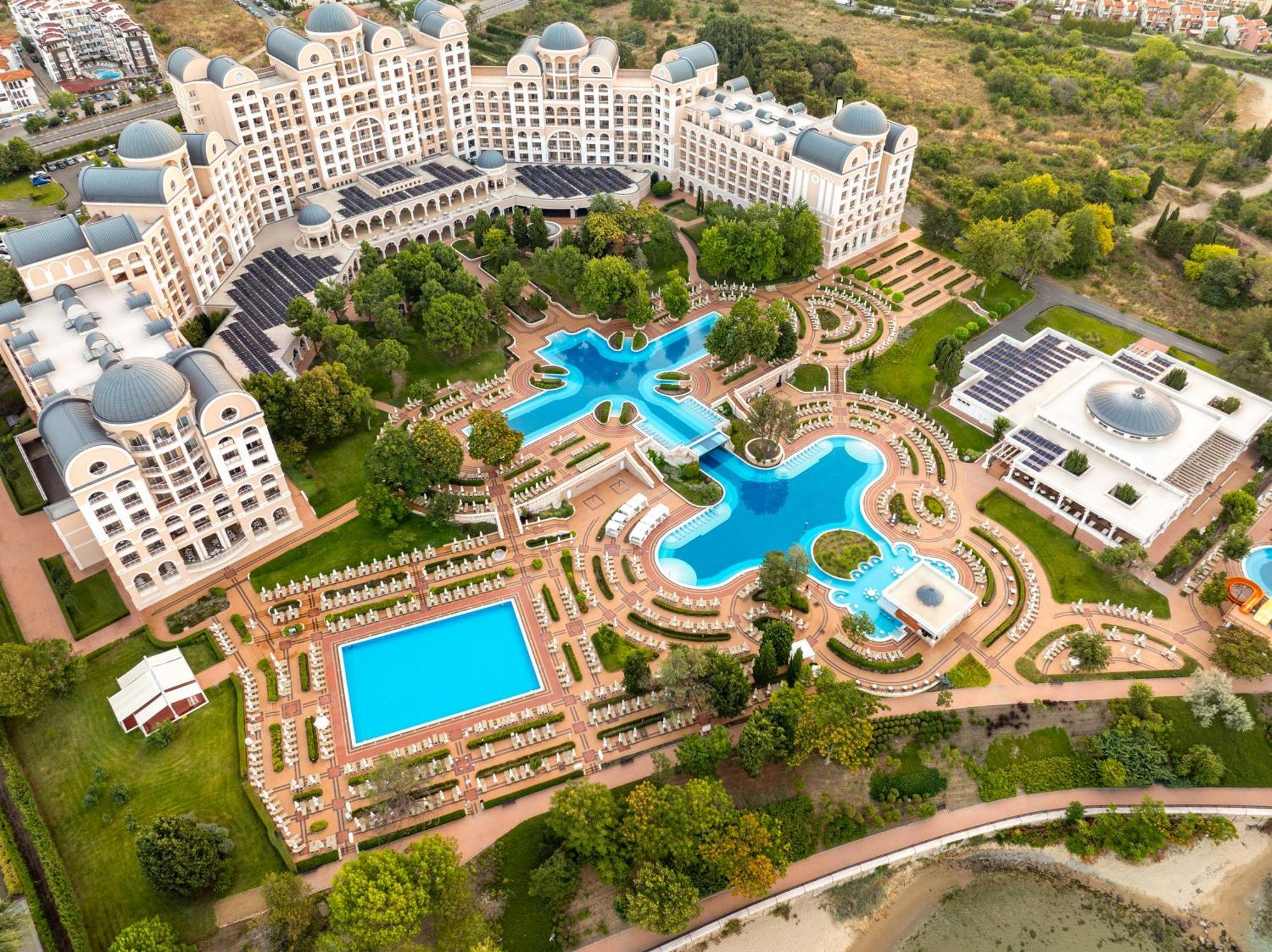 Dreams Sunny Beach Resort And Spa 外观 照片 The hotel from the air